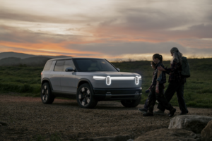 Rivian окончательно отказалась от Apple CarPlay и Android Auto в своих электромобилях
