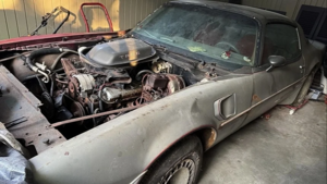Редкий Pontiac Trans Am 1979 года найден в тесном гараже спустя годы