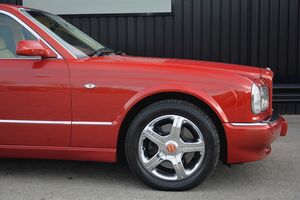 В России продают один из 96 седанов Bentley Arnage Final Series за 15 миллионов рублей