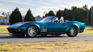 Chevrolet Corvette Stingray 1968 года превратили в футуристичный шедевр на необычных дисках