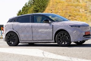Обновленный Renault Megane E-Tech Electric 2026: первые фото и детали дизайна