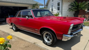 Редкий Pontiac GTO 1965 года сохранился в идеальном состоянии и с малым пробегом