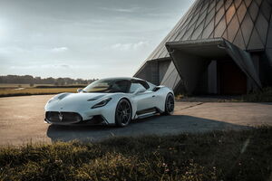 Maserati MC20: как итальянский суперкар сочетает ярость и повседневный комфорт