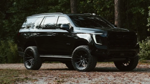 Внедорожник GMC Yukon AT4 2025 года удивил агрессивным обликом и новыми колесами