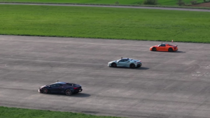 Ferrari SF90, Lamborghini Revuelto и Porsche 918 устроили битву на четверти мили