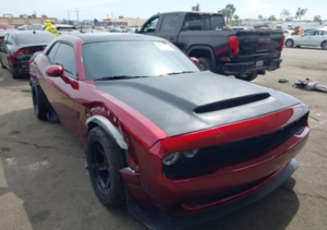 Редкий Dodge Challenger SRT Demon 2018 года продается с пробегом и повреждениями