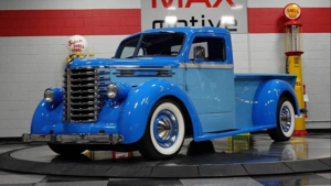 Необычный рестомод: редкий Diamond T Pickup с мотором V8 350