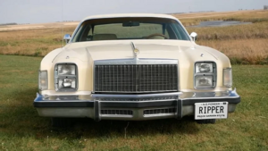 Как забытый Chrysler Cordoba 1979 года вновь ожил после долгого простоя