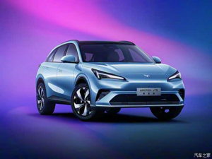 BAIC Arcfox Alpha T5 выходит на рынок с гибридной версией и шестью комплектациями
