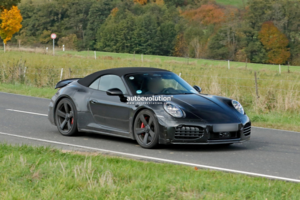 Porsche готовит загадочный 911 Turbo Cabriolet с необычными воздухозаборниками