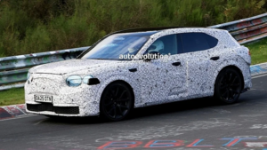 Электрический внедорожник Bentley 2027 года снова замечен на тестах