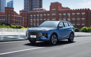 Российский авторынок штормит: производители массово переписывают прайс-листы в октябре