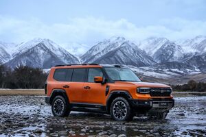 Китайский кроссовер-амфибия Jetour G700 переплыл полуторакилометровую реку
