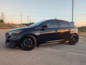 Редкий Ford Focus RS 2017 года с пробегом 61 500 км ищет нового владельца