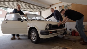 Владелец купил Honda для жены, но машина простояла в гараже 20 лет