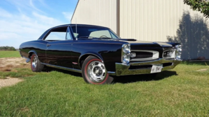 Как Pontiac GTO 1966 года с Tri-Power и механикой помогает почувствовать себя моложе