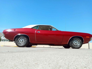 Редкий Dodge Challenger 1974 года с пробегом 37 тысяч миль ищет нового владельца
