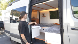 Роскошный дом на колесах: уникальный Mercedes-Benz Sprinter с ванной в стиле спа