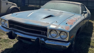 Редкий Plymouth Road Runner 1974 года найден в сарае и выставлен на продажу