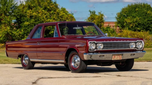 Редкий Plymouth Hemi Belvedere 1967 года простоял в сарае 35 лет без реставрации