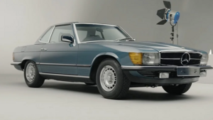 Редчайший Mercedes-Benz SL 1982 года простоял в гараже 42 года без реставрации