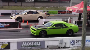 Cadillac CTS-V и два Dodge Challenger Hellcat устроили битву на четверти мили