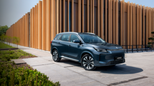 Evolute планирует открыть еще один автосалон в Петербурге