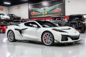 Владелец выставил на продажу новый Chevrolet Corvette ZR1 после 40 км пробега
