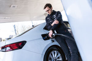 Дизельный Skoda Superb проехал почти три тысячи километров на одном баке топлива