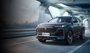 Changan Uni-S в России получил новую версию с подогревом руля и телематикой