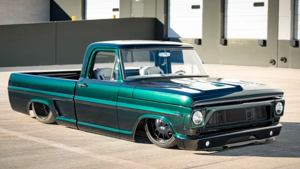 Классический Ford F-100 1967 года превратился в современного монстра на колесах