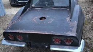 Владелец продает Corvette 1968 года с дополнительным мотором и двумя машинами в придачу