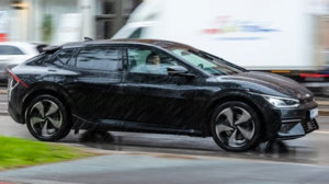 Камеры Kia для контроля слепых зон теряют видимость в дождь но есть простое решение