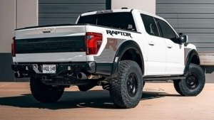 Новый Ford F-150 Raptor R 2025 готов удивлять на бездорожье и в городе