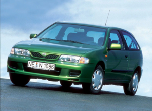 В Москве нашли «капсулу времени» - Nissan Almera 1999 года почти без пробега