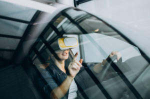 Сколько стоит заменить лобовое стекло на дорогих авто в 2025 году