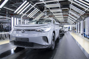 Volkswagen не останавливает конвейеры из-за нехватки чипов