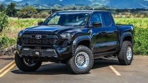 Черный и стильный Toyota Tacoma TRD Off-Road: современный облик с классическим характером