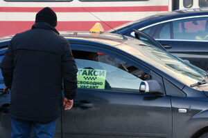 В России предложили смягчить правила локализации для такси-самозанятых
