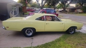 Редкий Plymouth Road Runner 1969 года с 500-сильным мотором удивил тюнингом