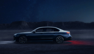 BMW представила лимитированную 7 Series Suhail Edition с арабским характером
