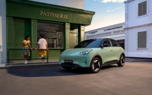 Geely выводит на рынок РФ гибридный кроссовер EX5 EM-i с запасом хода 900 км