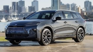 Почему Toyota Crown Signia — самый необычный кроссовер марки и стоит ли его покупать