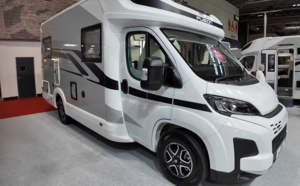 Европейский автодом Fusion 330 удивляет простором и продуманным интерьером для семьи