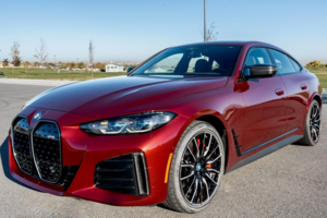 Владелец BMW i4 M50 продает почти новый электрокар после минимального пробега