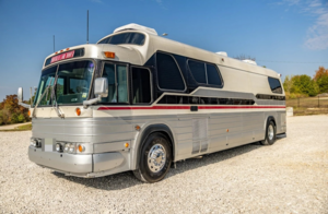 Редкий автодом на базе GM Buffalo 1970 года удивляет своим уникальным стилем