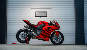 Ducati Panigale V2 MM93 и FB63: серийные копии мотоциклов чемпионов MotoGP 2025 года