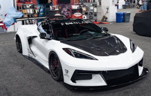 Широкий обвес и новые диски: уникальный Chevrolet Corvette C8 на SEMA 2025