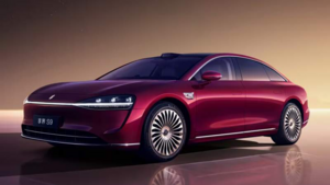 Обновленный седан Stelato S9: премиум-новинка с 36 сенсорами и системой Huawei ADS 4.0