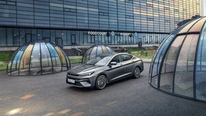 «Москвич 6» стал мощнее и дороже: известны цены на версии 2026 года